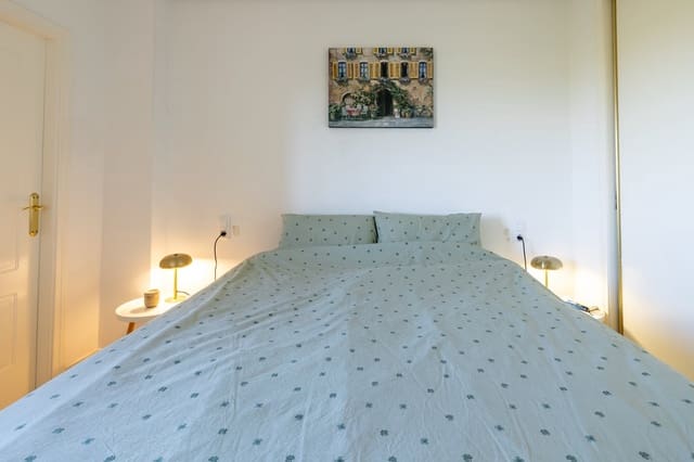 Apartamento de 2 habitaciones en Daya Nueva en venta con piscina - 135.000 € (Ref: 9691465)