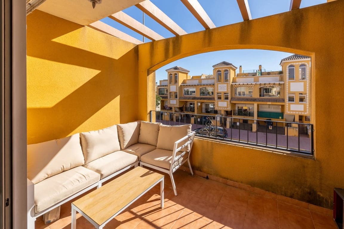 2 bedroom Apartment for sale in Daya Nueva with pool - € 135,000 (Ref: 9691465)