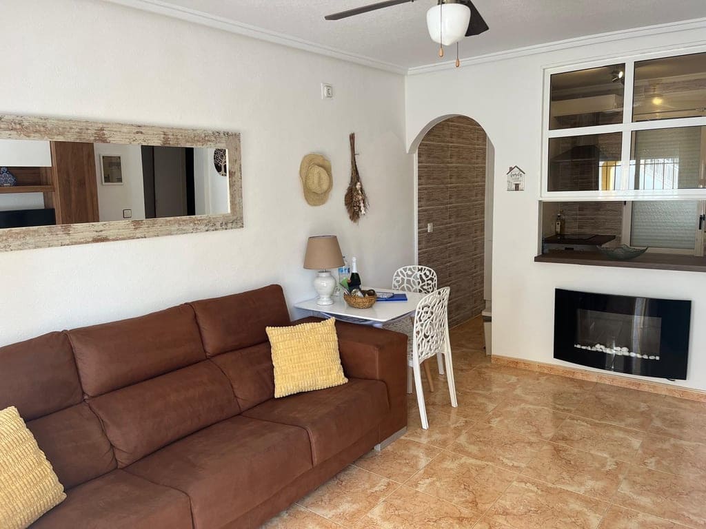 2 bedroom Apartment for sale in Torrevieja with pool garage - € 148,500 (Ref: 9691662)