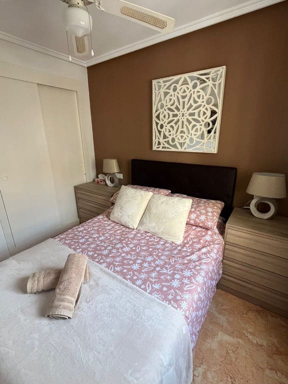 2 bedroom Apartment for sale in Torrevieja with pool garage - € 148,500 (Ref: 9691662)