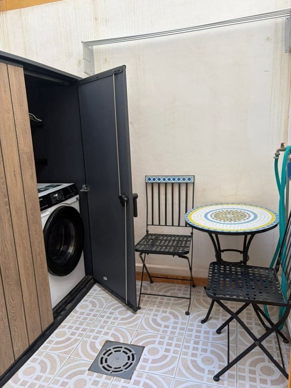 2 bedroom Apartment for sale in Torrevieja with pool garage - € 148,500 (Ref: 9691662)