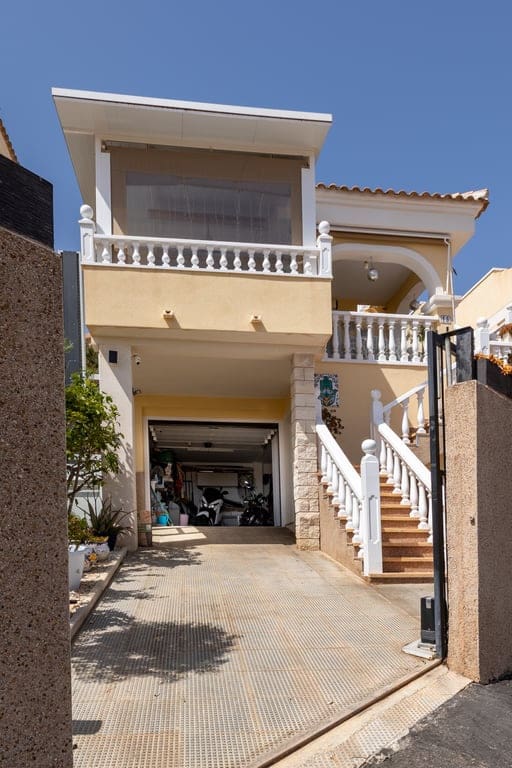 3 soverom Villa til salgs i San Fulgencio med svømmebasseng garasje - € 305 000 (Ref: 9759432)