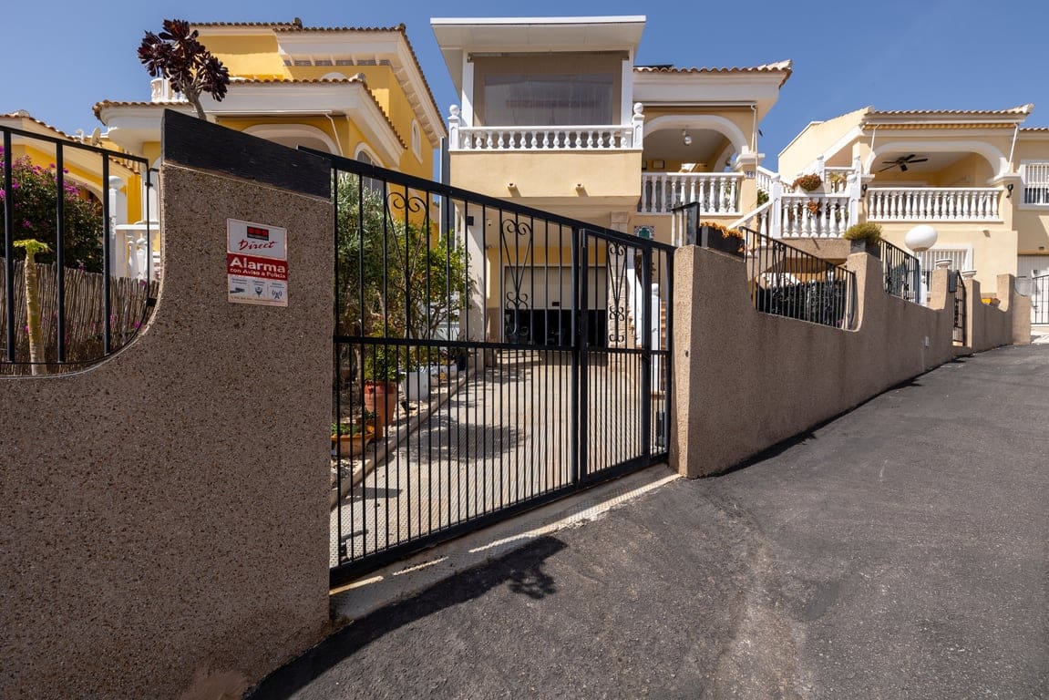 3 soverom Villa til salgs i San Fulgencio med svømmebasseng garasje - € 305 000 (Ref: 9759432)