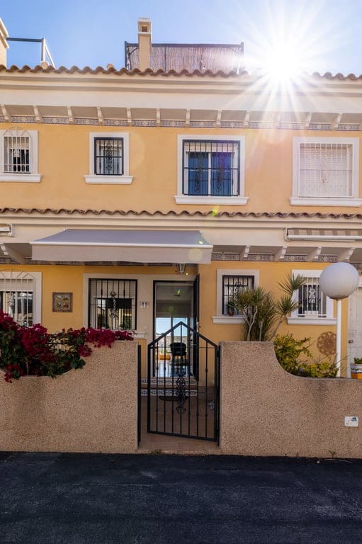 3 slaapkamer Huis te koop in San Fulgencio met zwembad garage - € 184.999 (Ref: 9778894)