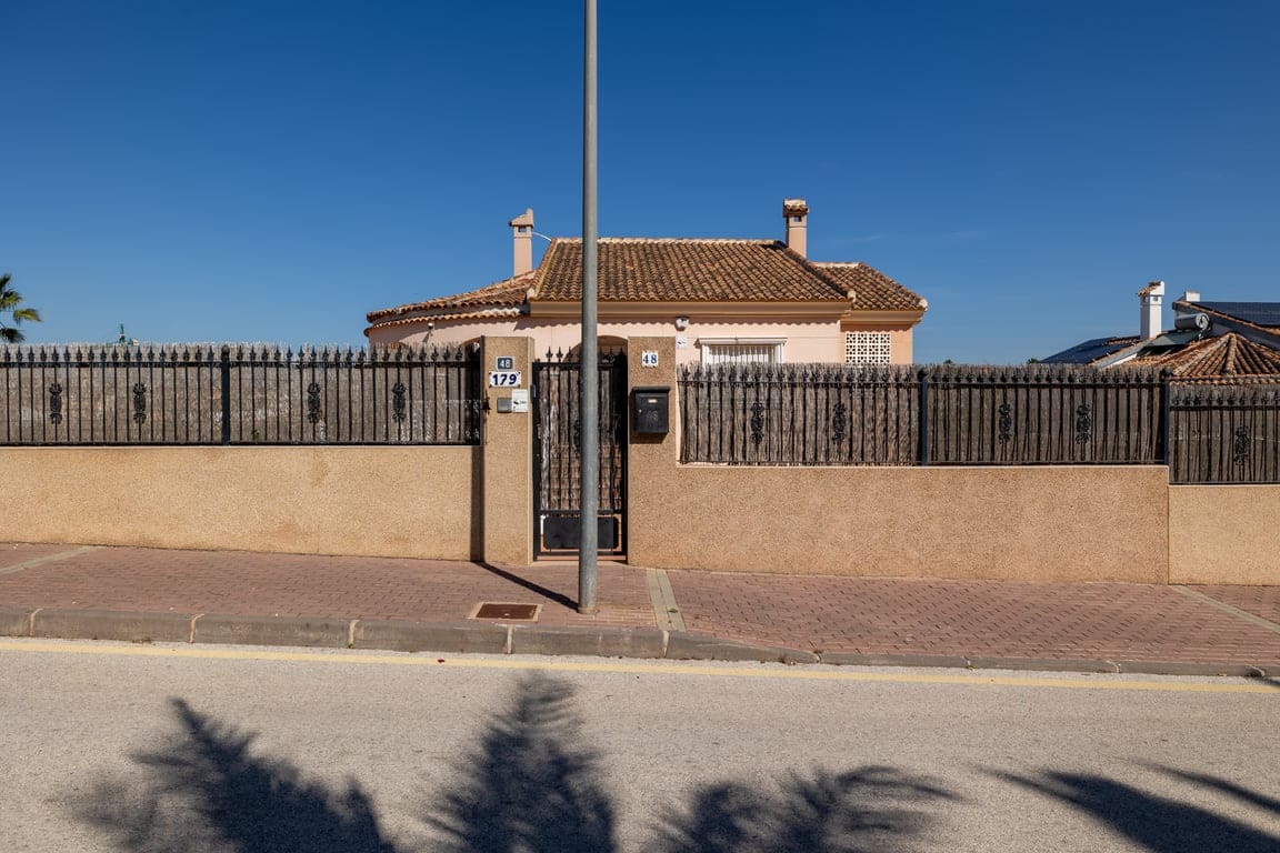 2 sovrum Villa till salu i San Fulgencio med pool garage - 450 000 € (Ref: 9872114)