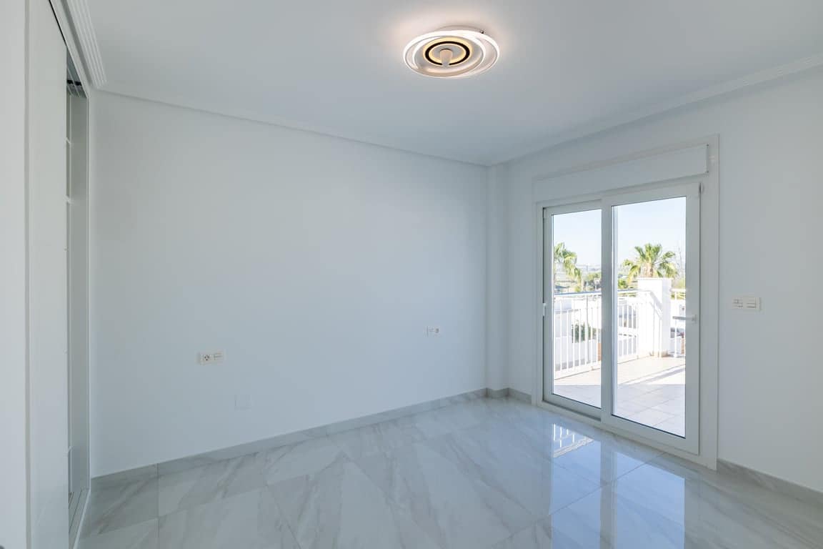 2 bedroom Villa for sale in San Fulgencio with pool garage - € 370,000 (Ref: 9874232)
