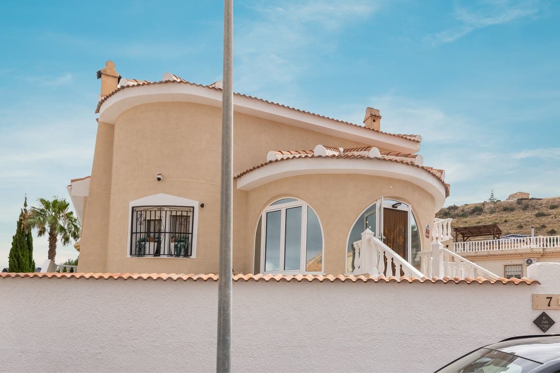 2 soverom Villa til salgs i Rojales med svømmebasseng garasje - € 399 000 (Ref: 9891069)