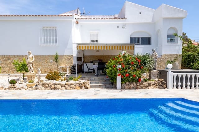 3 slaapkamer Villa te koop in San Fulgencio met zwembad garage - € 540.000 (Ref: 9892714)