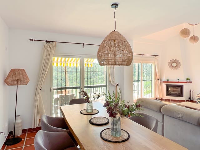 4 bedroom Townhouse for sale in Sitio de Calahonda, Mijas with pool garage - € 690,000 (Ref: 10043433)