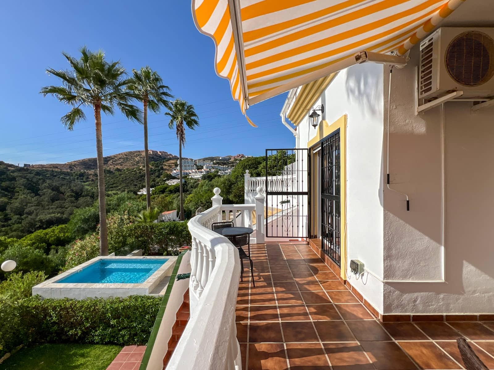 4 bedroom Townhouse for sale in Sitio de Calahonda with pool garage - € 690,000 (Ref: 10043433)