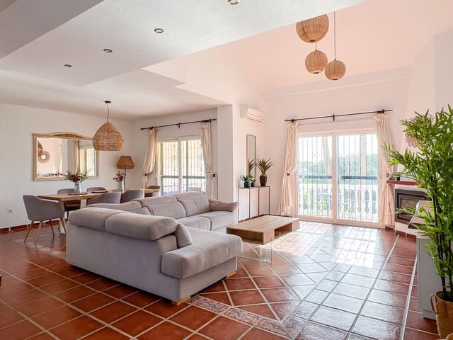 4 bedroom Townhouse for sale in Sitio de Calahonda, Mijas with pool garage - € 690,000 (Ref: 10043433)