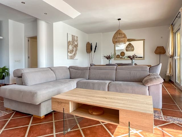 4 bedroom Townhouse for sale in Sitio de Calahonda, Mijas with pool garage - € 690,000 (Ref: 10043433)
