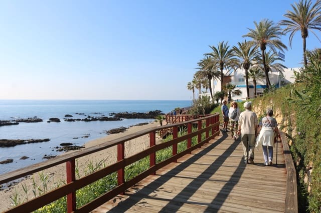 Ático de 2 habitaciones en La Cala de Mijas, Mijas en venta con piscina garaje - 495.000 € (Ref: 10175457)