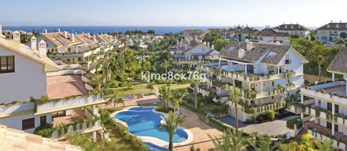 2 slaapkamer Appartement te koop in Golden Mile met zwembad garage - € 860.000 (Ref: 6386333)