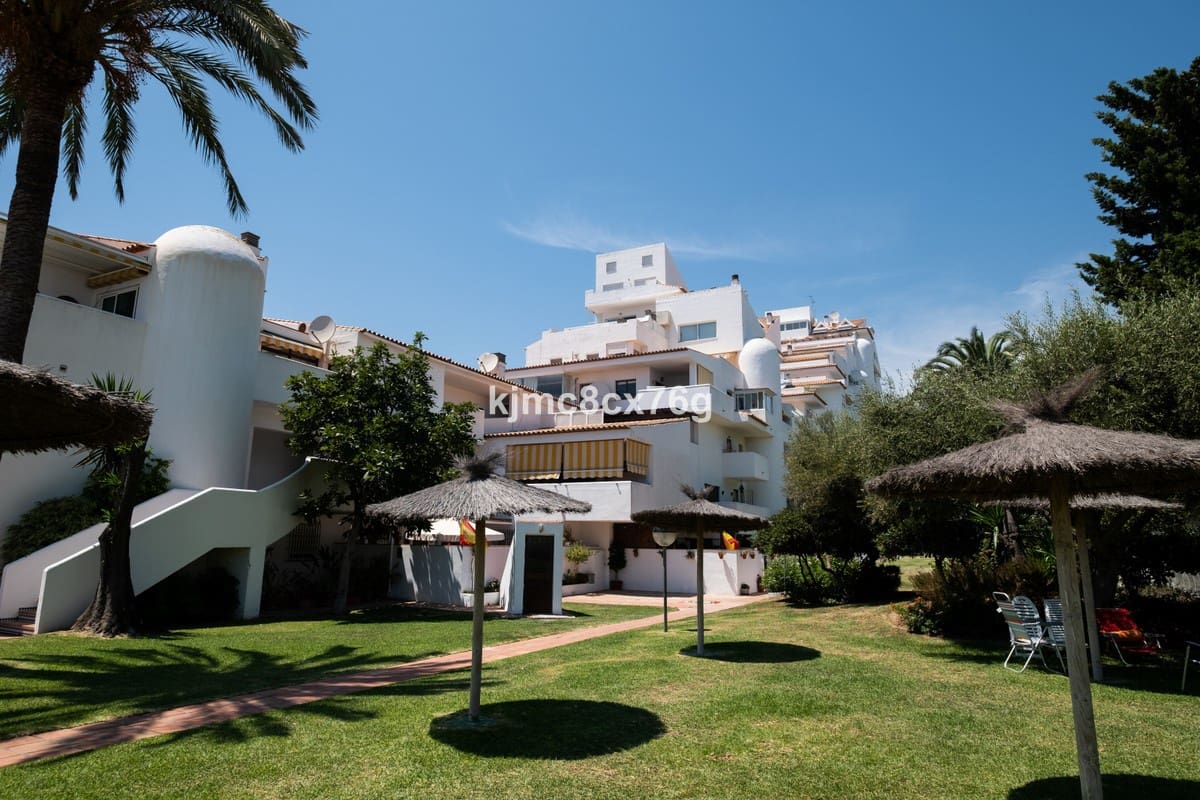 3 Zimmer Penthouse zu verkaufen in Estepona mit Pool Garage - 739.000 € (Ref: 6386365)