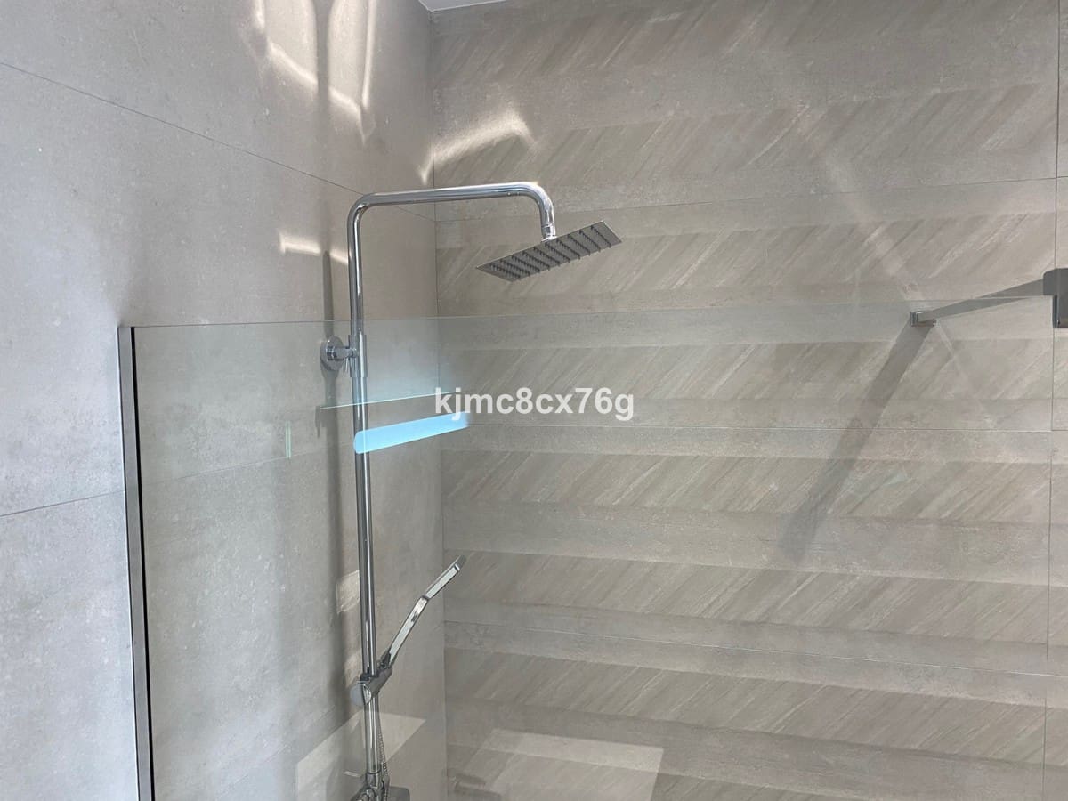 3 Zimmer Penthouse zu verkaufen in Estepona mit Pool Garage - 739.000 € (Ref: 6386365)