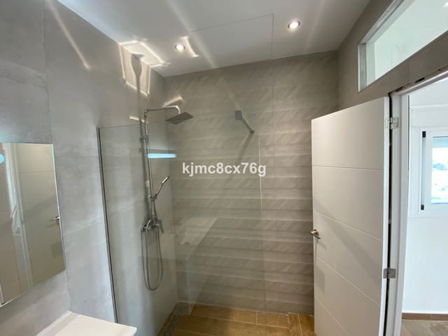 3 Zimmer Penthouse zu verkaufen in Estepona mit Pool Garage - 739.000 € (Ref: 6386365)