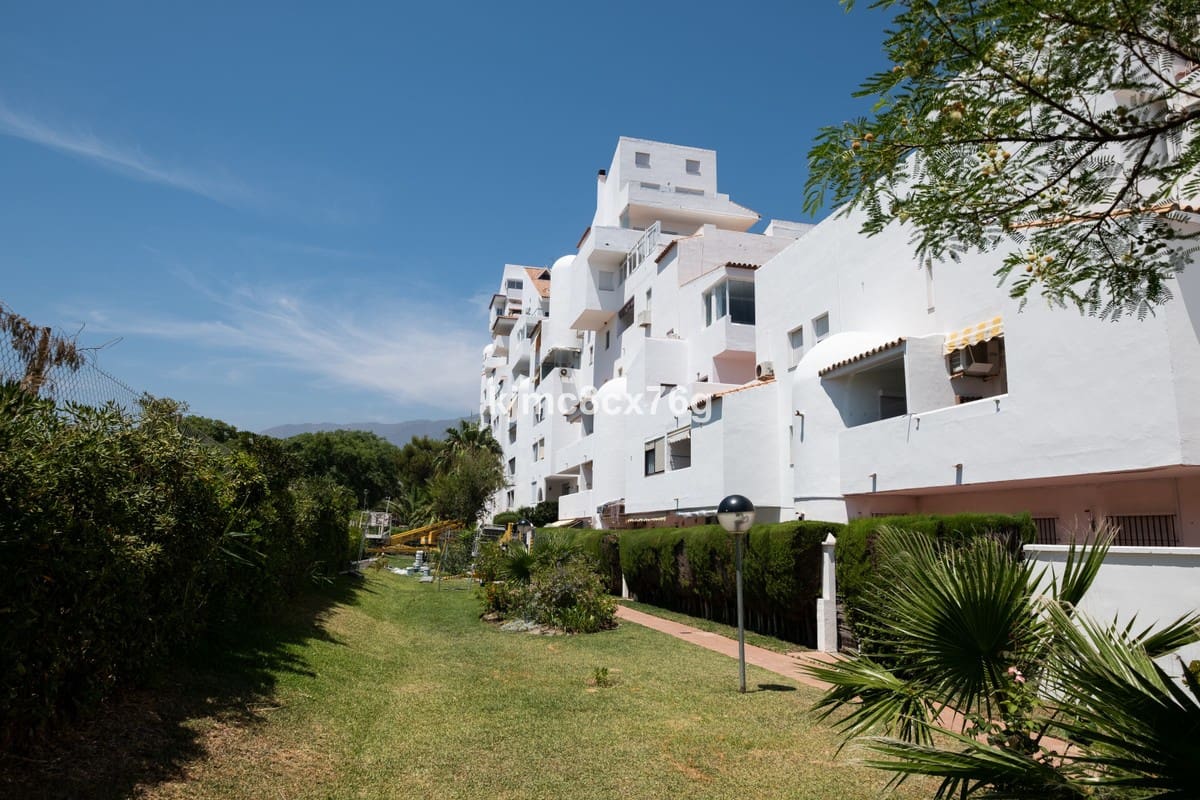 3 Zimmer Penthouse zu verkaufen in Estepona mit Pool Garage - 739.000 € (Ref: 6386365)