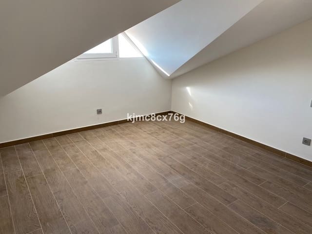 3 Zimmer Penthouse zu verkaufen in Estepona mit Pool Garage - 739.000 € (Ref: 6386365)