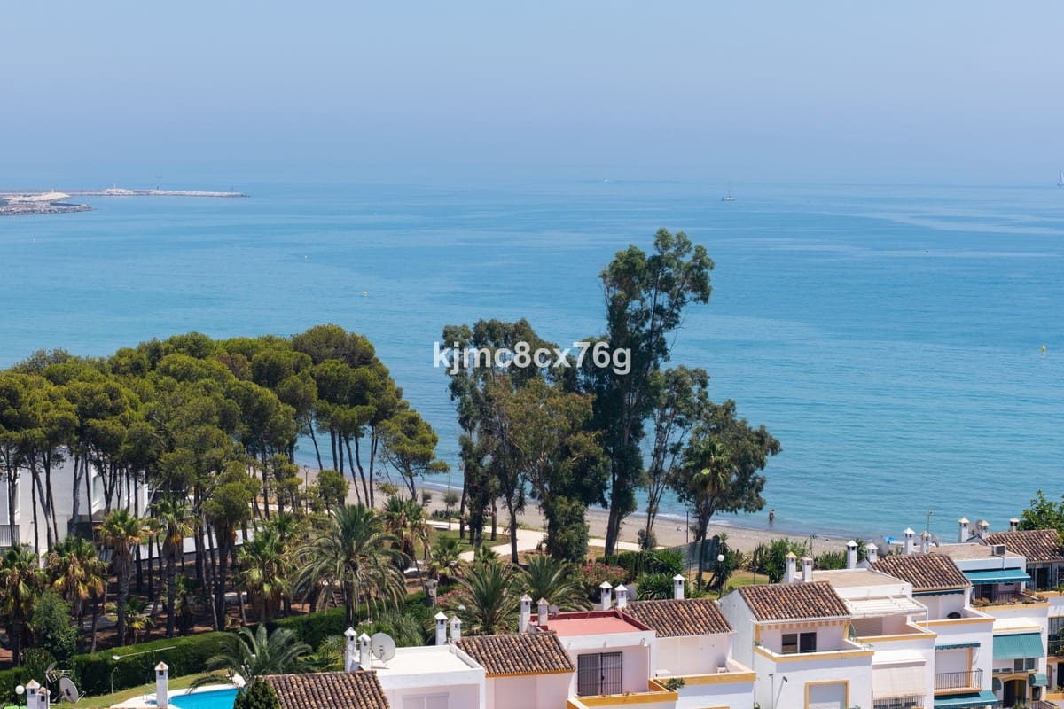 3 Zimmer Penthouse zu verkaufen in Estepona mit Pool Garage - 695.000 € (Ref: 6386366)