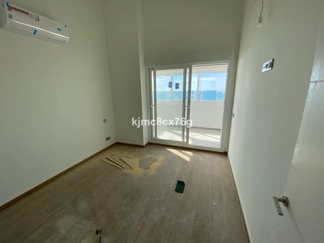 3 Zimmer Penthouse zu verkaufen in Estepona mit Pool Garage - 695.000 € (Ref: 6386366)