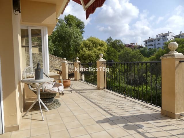 6 soverom Villa til salgs i Las Chapas, Marbella med svømmebasseng garasje - € 1 600 000 (Ref: 6386371)