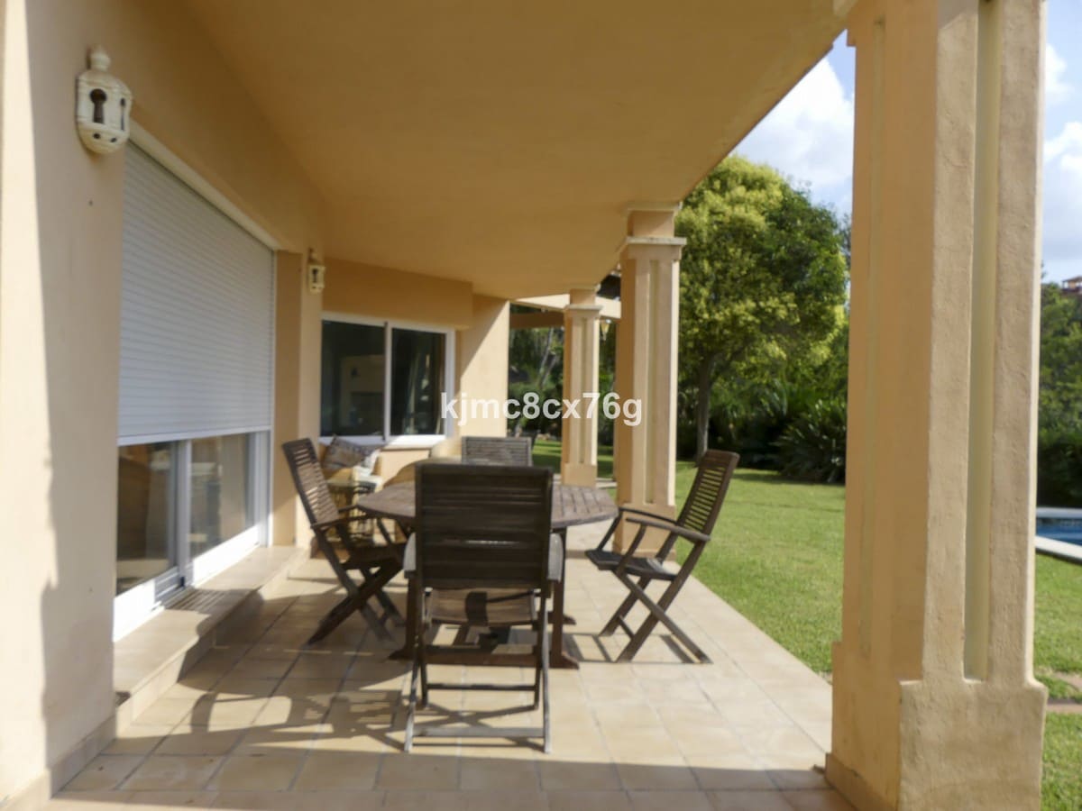 6 soverom Villa til salgs i Las Chapas med svømmebasseng garasje - € 1 600 000 (Ref: 6386371)