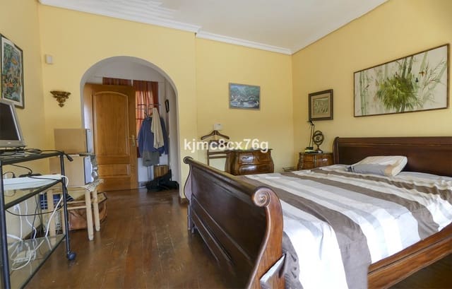 6 soverom Villa til salgs i Las Chapas, Marbella med svømmebasseng garasje - € 1 600 000 (Ref: 6386371)