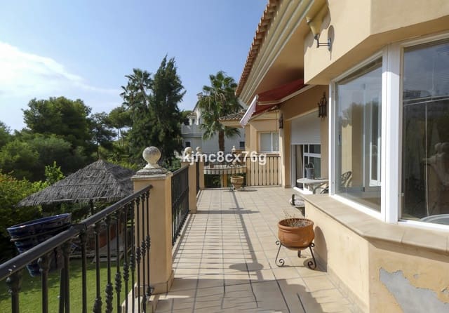 6 soverom Villa til salgs i Las Chapas, Marbella med svømmebasseng garasje - € 1 600 000 (Ref: 6386371)