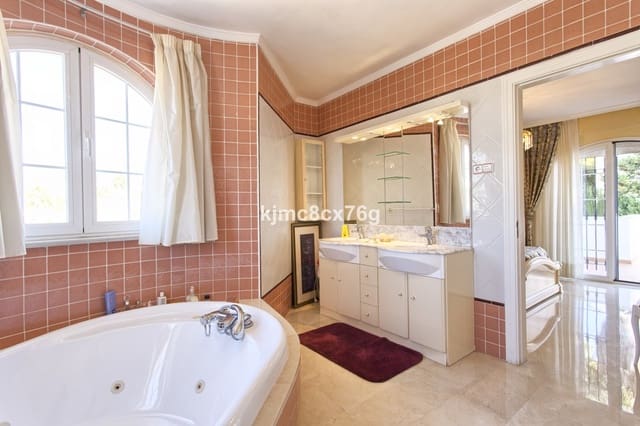 5 chambre Villa/Maison à vendre à Torrequebrada, Benalmádena avec piscine garage - 1 950 000 € (Ref: 6386376)