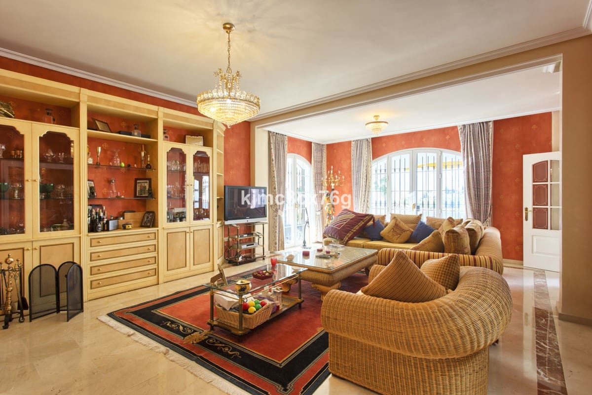 5 sypialnia Willa na sprzedaż w Torrequebrada z basenem garażem - 1 950 000 € (Ref: 6386376)