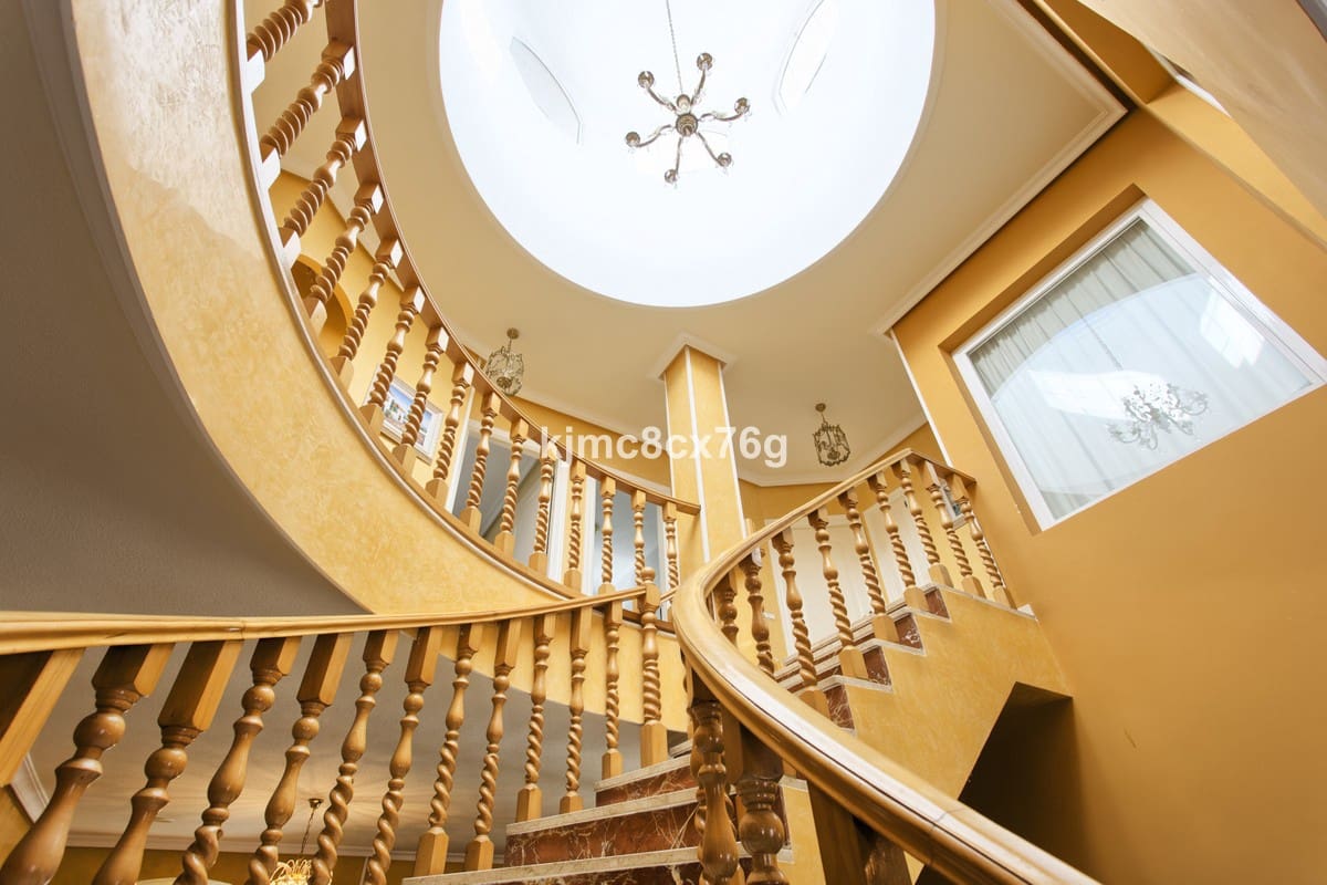 5 sypialnia Willa na sprzedaż w Torrequebrada z basenem garażem - 1 950 000 € (Ref: 6386376)