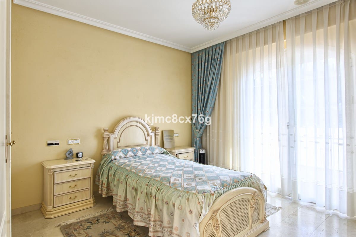 5 sypialnia Willa na sprzedaż w Torrequebrada z basenem garażem - 1 950 000 € (Ref: 6386376)