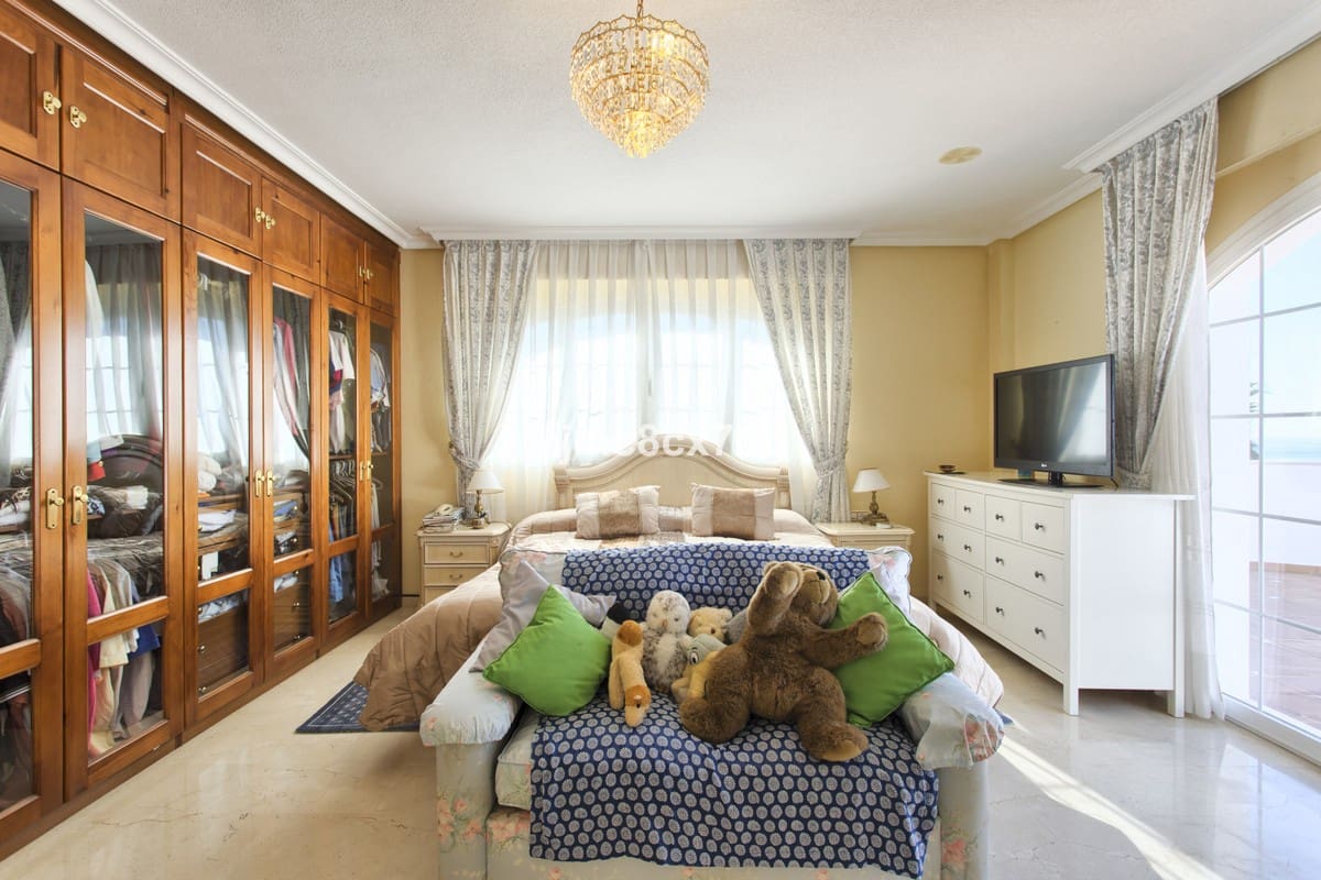 5 sypialnia Willa na sprzedaż w Torrequebrada z basenem garażem - 1 950 000 € (Ref: 6386376)