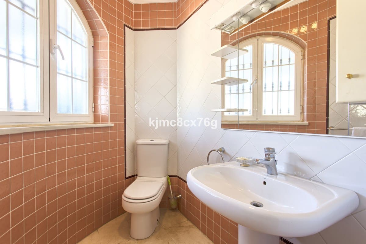 5 sypialnia Willa na sprzedaż w Torrequebrada z basenem garażem - 1 950 000 € (Ref: 6386376)