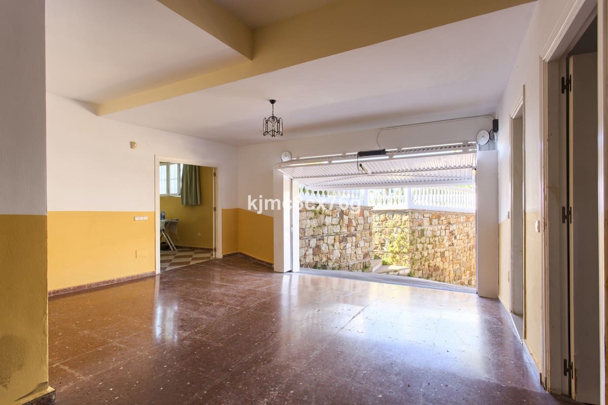 5 sypialnia Willa na sprzedaż w Torrequebrada z basenem garażem - 1 950 000 € (Ref: 6386376)