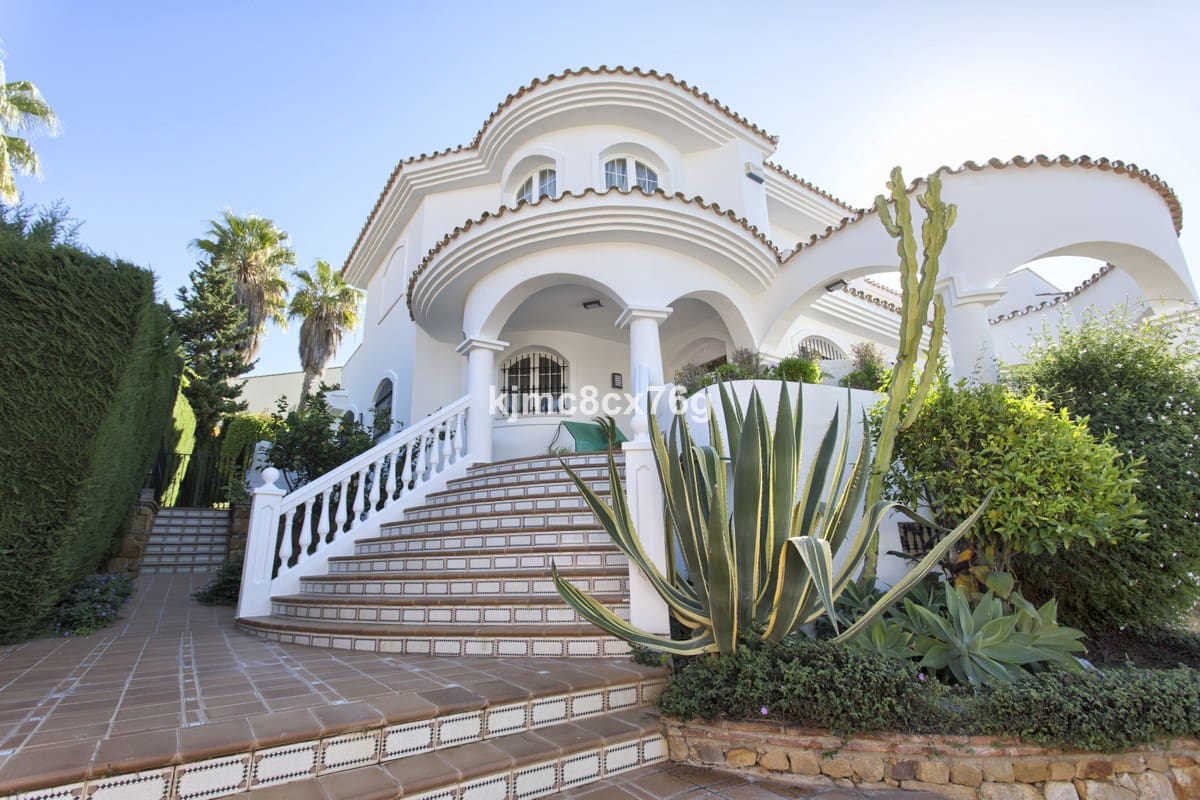 5 sypialnia Willa na sprzedaż w Torrequebrada z basenem garażem - 1 950 000 € (Ref: 6386376)