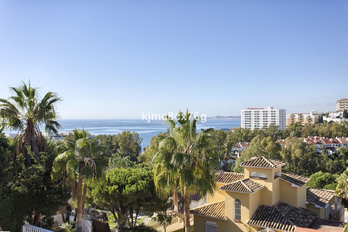 5 sypialnia Willa na sprzedaż w Torrequebrada z basenem garażem - 1 950 000 € (Ref: 6386376)