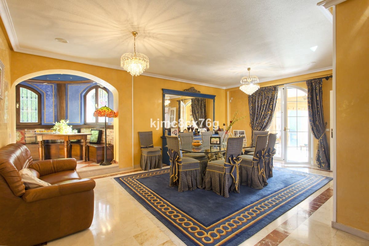 5 sypialnia Willa na sprzedaż w Torrequebrada z basenem garażem - 1 950 000 € (Ref: 6386376)