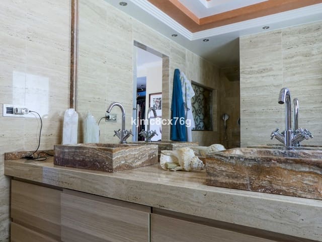 5 bedroom Villa for sale in Mijas with pool garage - € 895,000 (Ref: 6386377)