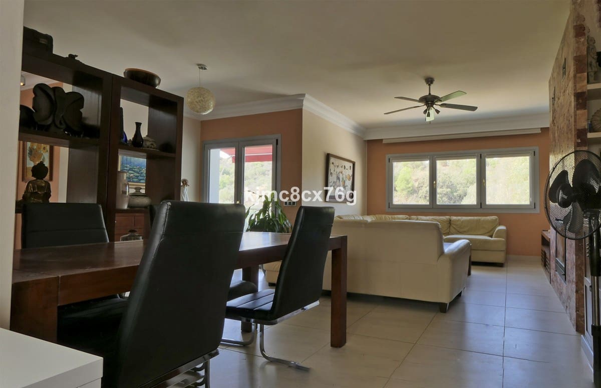 5 bedroom Villa for sale in Mijas with pool garage - € 895,000 (Ref: 6386377)