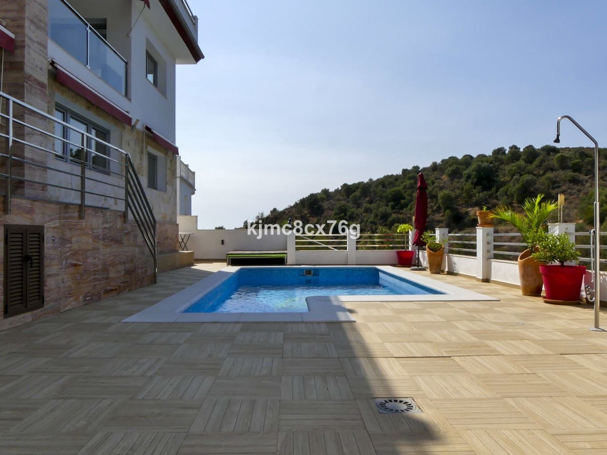 5 bedroom Villa for sale in Mijas with pool garage - € 895,000 (Ref: 6386377)