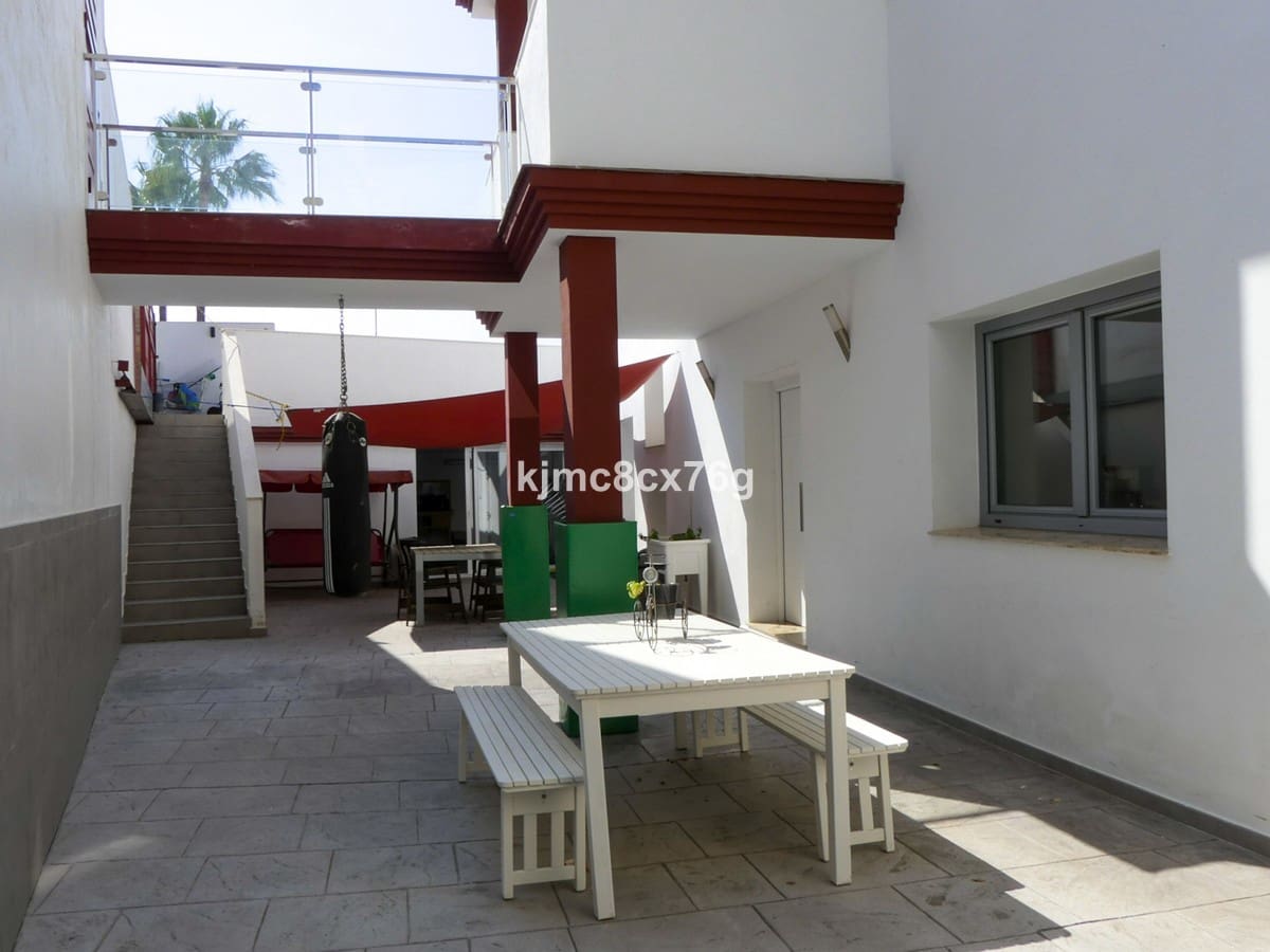 5 bedroom Villa for sale in Mijas with pool garage - € 895,000 (Ref: 6386377)