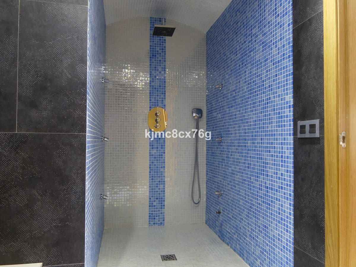 5 bedroom Villa for sale in Mijas with pool garage - € 895,000 (Ref: 6386377)