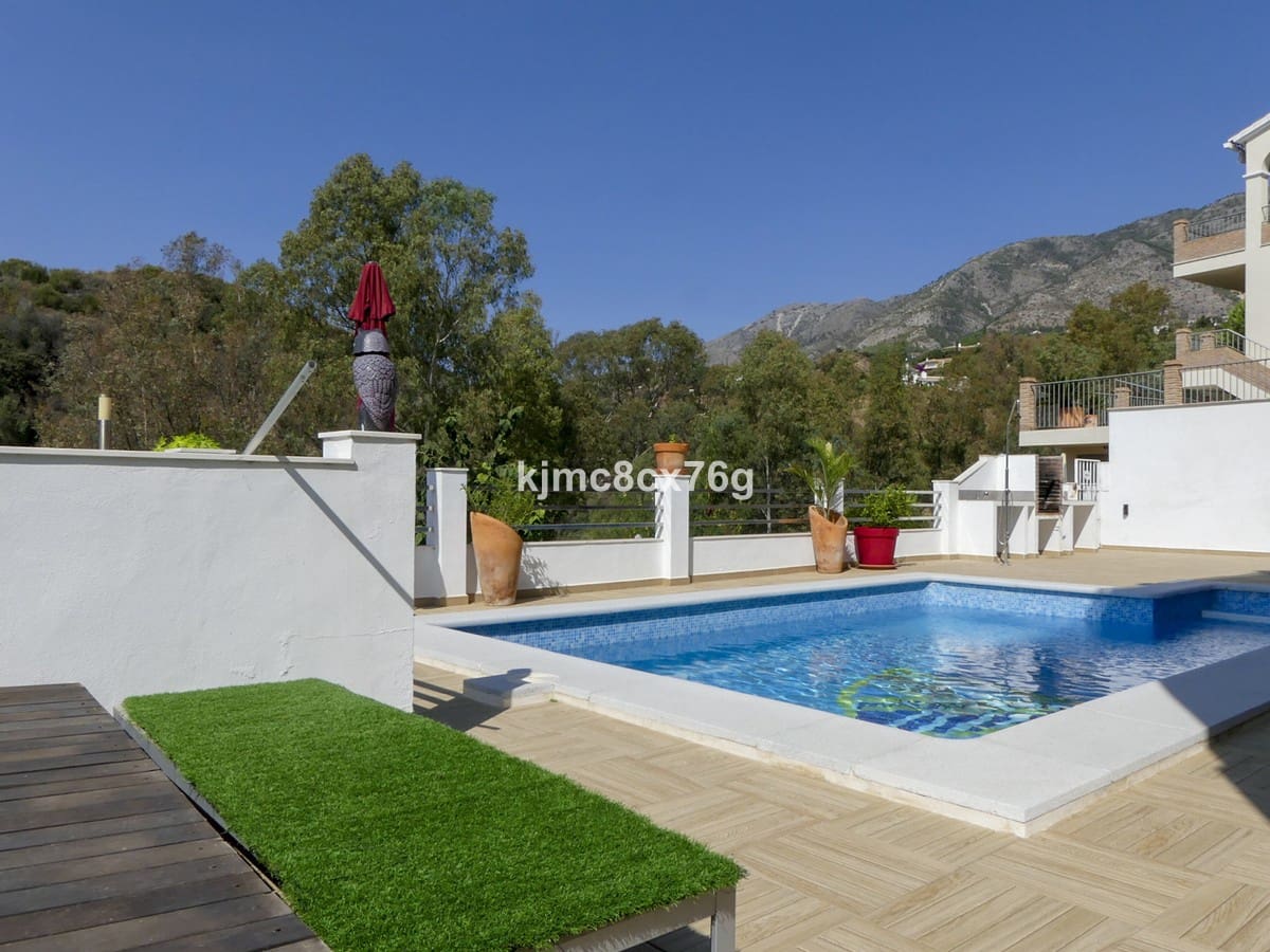 5 bedroom Villa for sale in Mijas with pool garage - € 895,000 (Ref: 6386377)