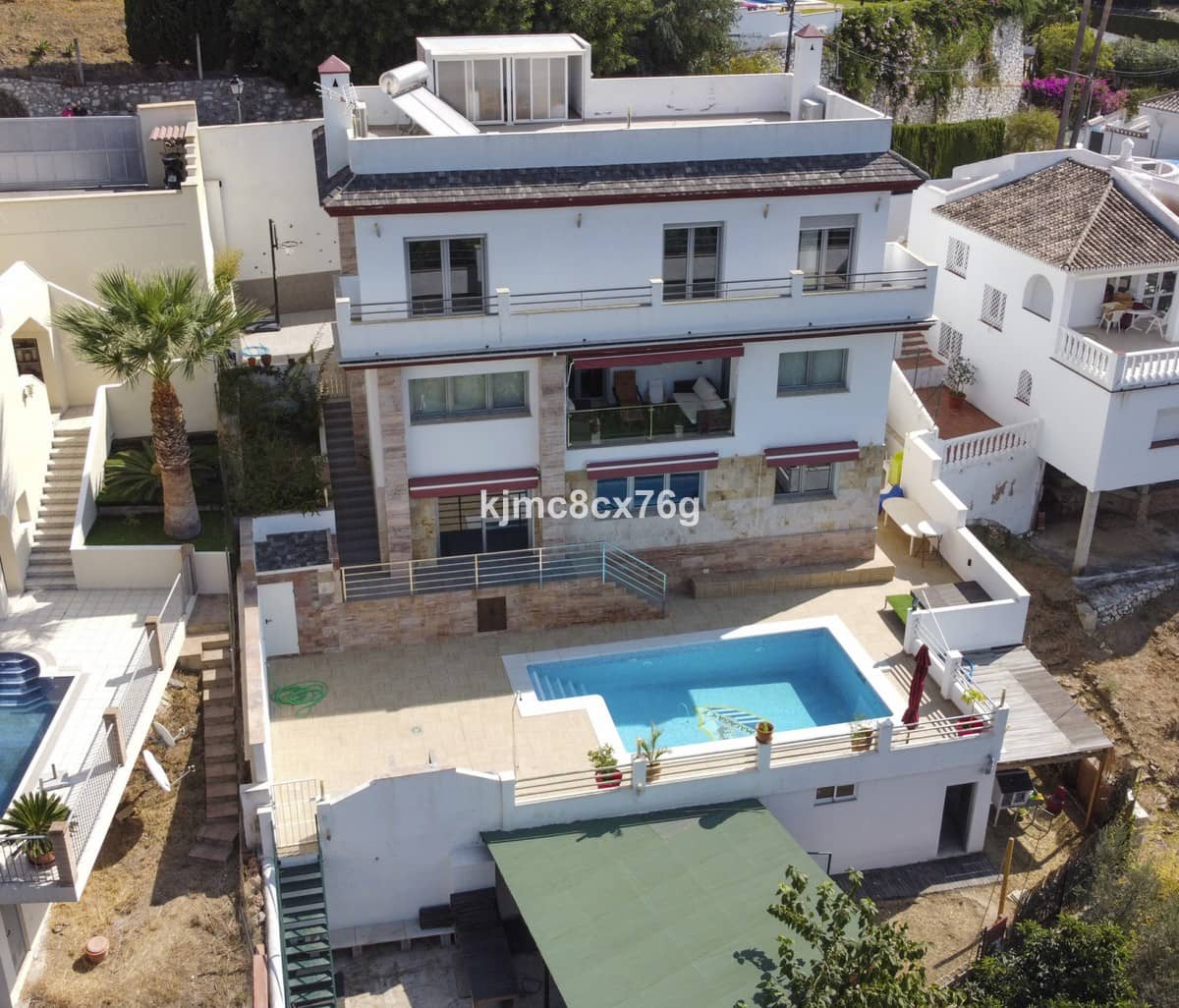5 bedroom Villa for sale in Mijas with pool garage - € 895,000 (Ref: 6386377)