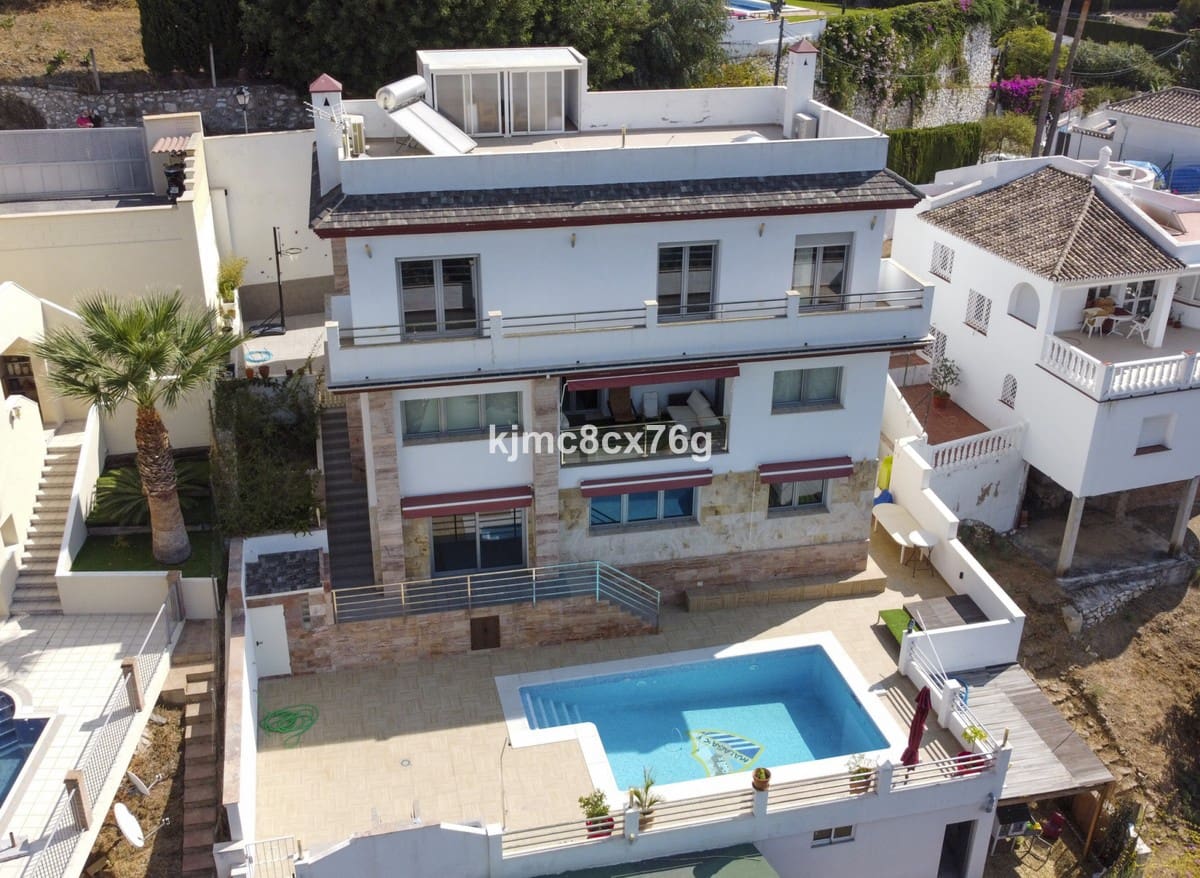 5 bedroom Villa for sale in Mijas with pool garage - € 895,000 (Ref: 6386377)