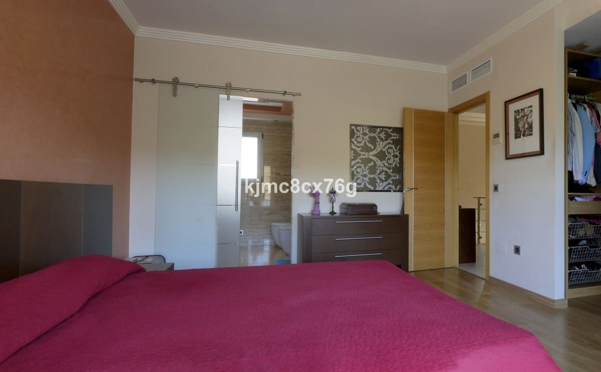 5 bedroom Villa for sale in Mijas with pool garage - € 895,000 (Ref: 6386377)