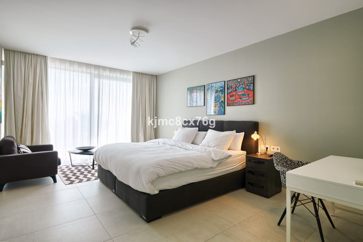 4 bedroom Villa for sale in Benahavis with pool garage - € 2,745,000 (Ref: 6386391)