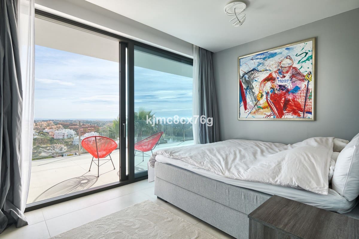 4 bedroom Villa for sale in Benahavis with pool garage - € 2,745,000 (Ref: 6386391)